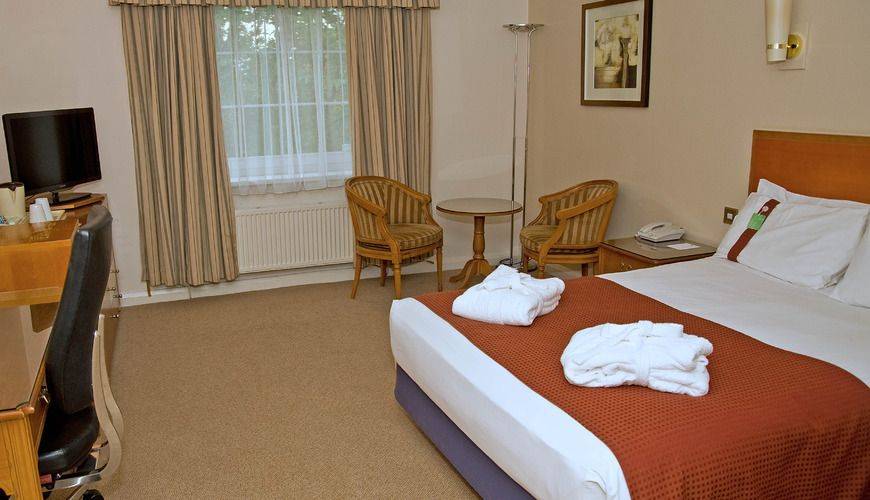 Holiday Inn Corby DoubleBedroom