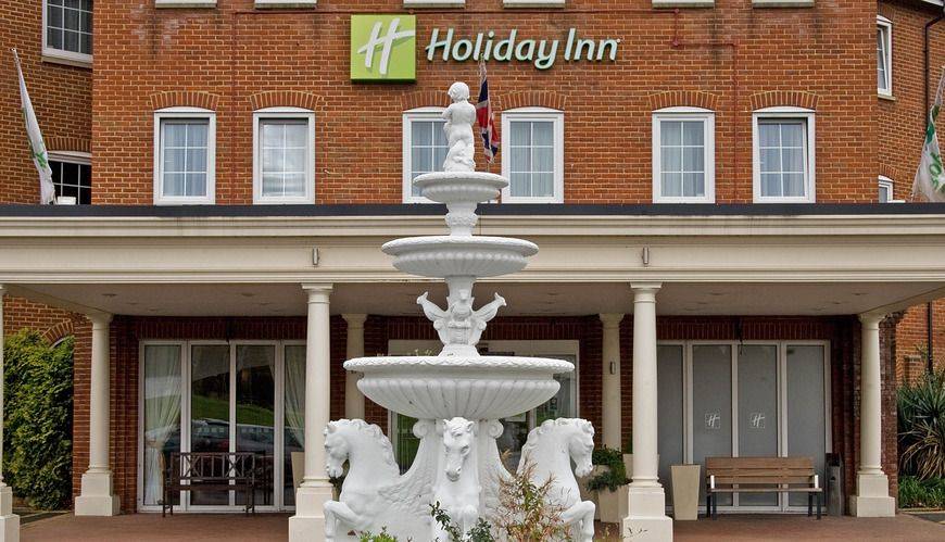 Holiday Inn Corby Front